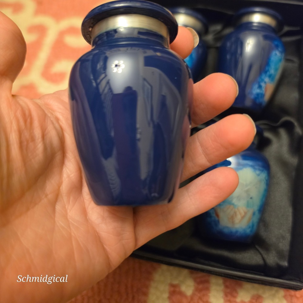 Set of 4 Small Keepsake Urns for Ashes Blue Dove Memorial Mini Urns Boxed - Picture 2 of 9